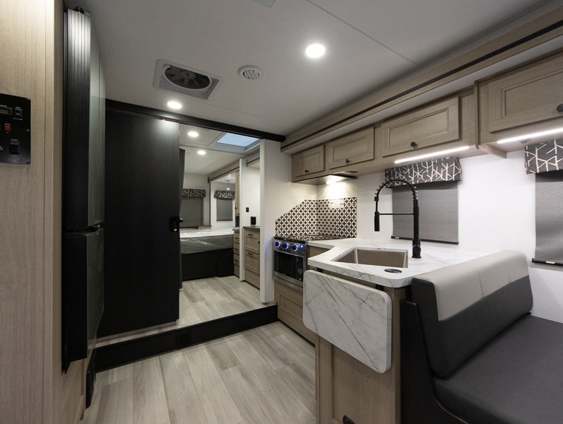 2025 Forest River Sunseeker Classic 3050S, $ 112,997