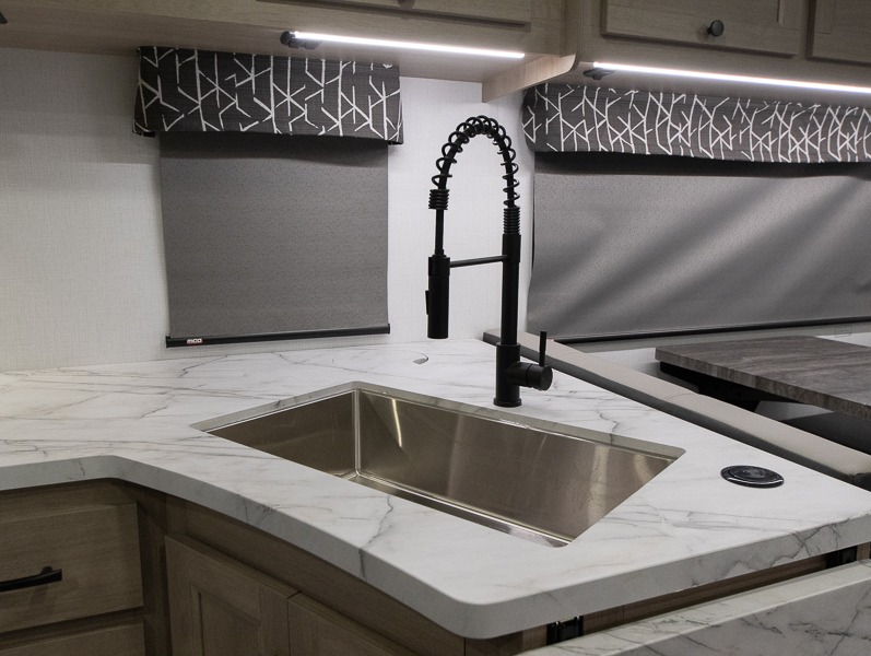 2025 Forest River Sunseeker Classic 3050S, $ 112,997