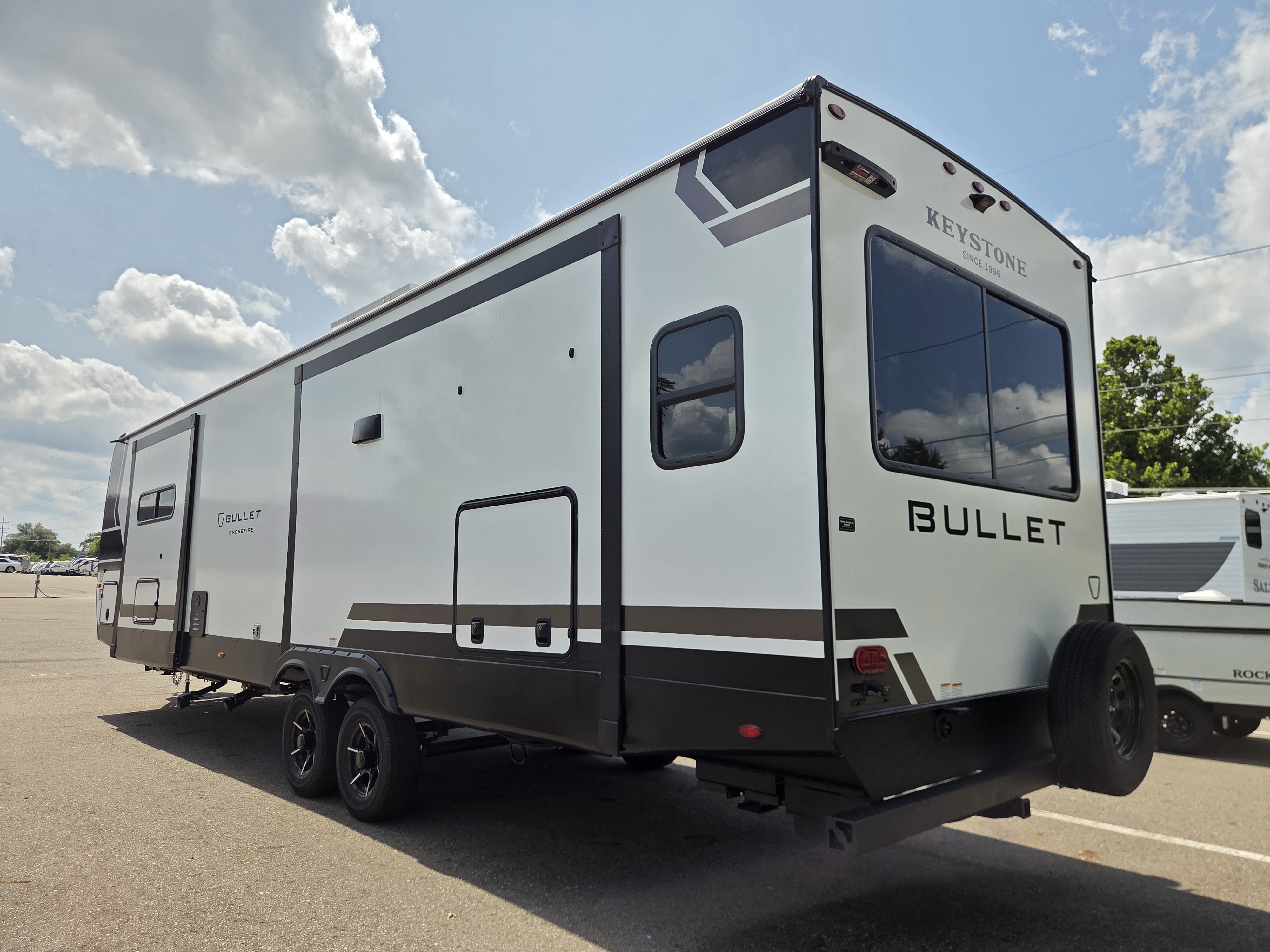 2027 Keystone Bullet Crossfire (East) 310RES, $ 55,990