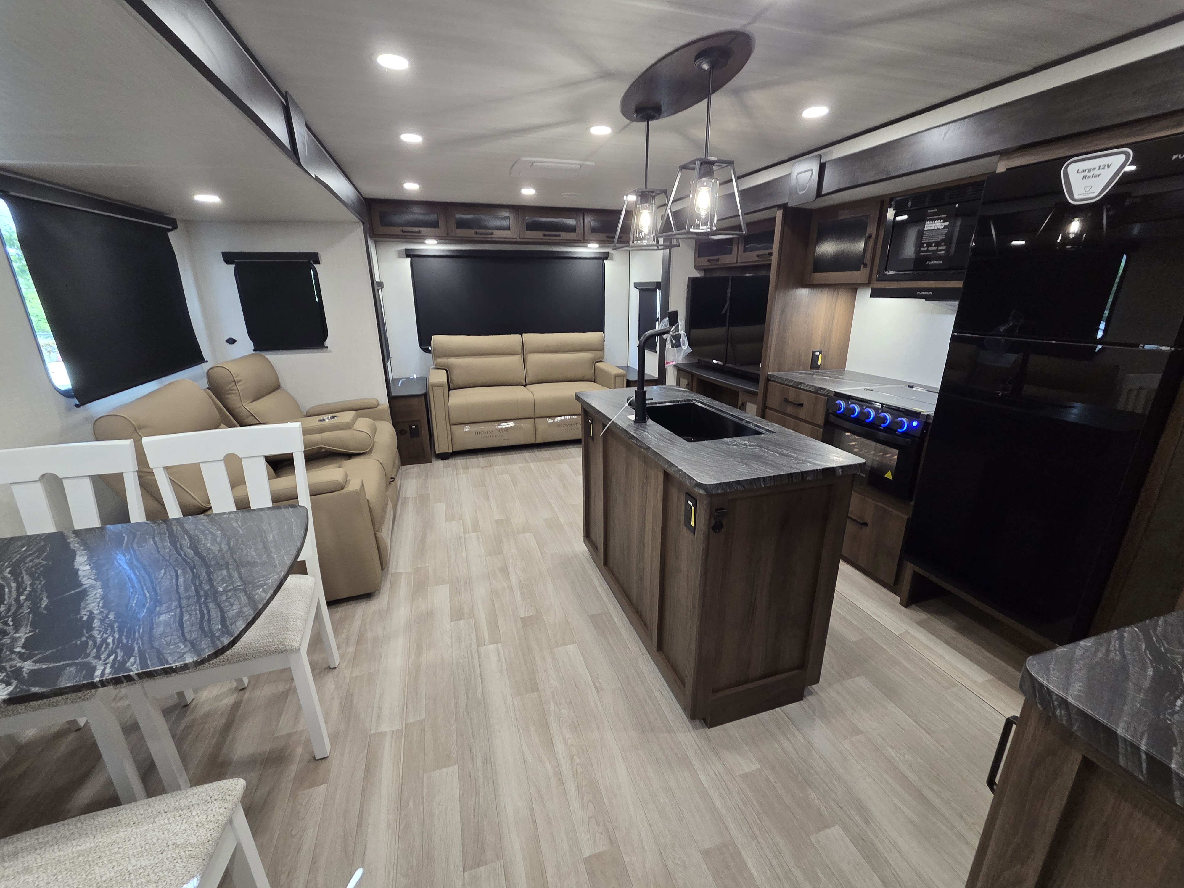 2027 Keystone Bullet Crossfire (East) 310RES, $ 55,990