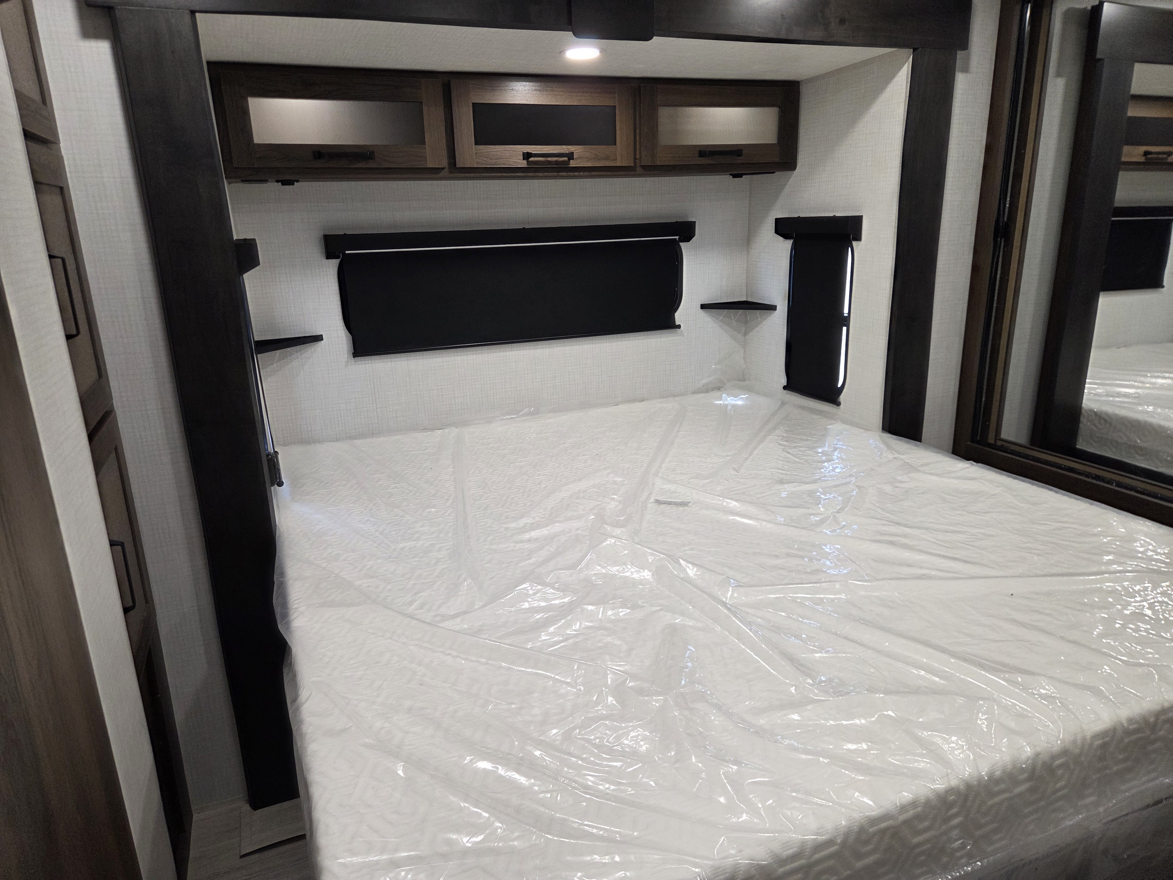 2027 Keystone Bullet Crossfire (East) 310RES, $ 55,990