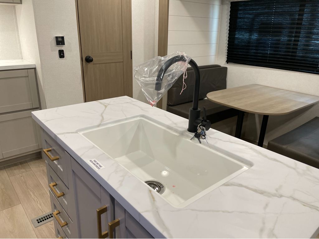 2027 Jayco Jay Flight 333BTS, $ 39,999