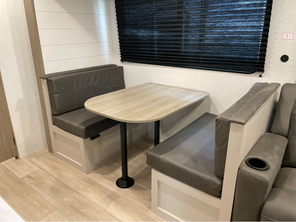 2027 Jayco Jay Flight 333BTS, $ 39,999