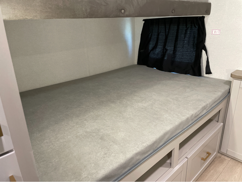 2027 Jayco Jay Flight 333BTS, $ 39,999