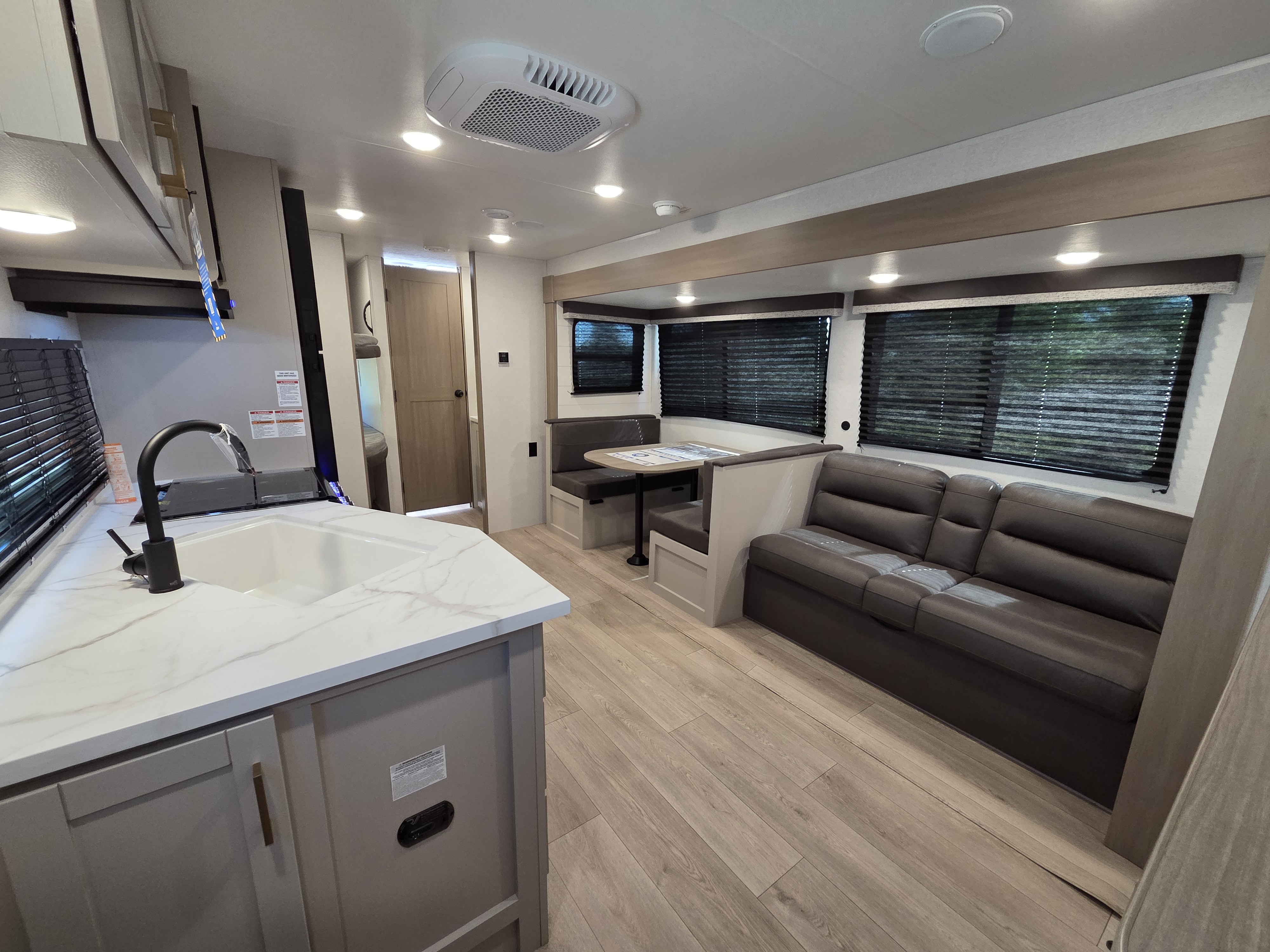 2027 Jayco Jay Flight 261BHS, $ 26,999