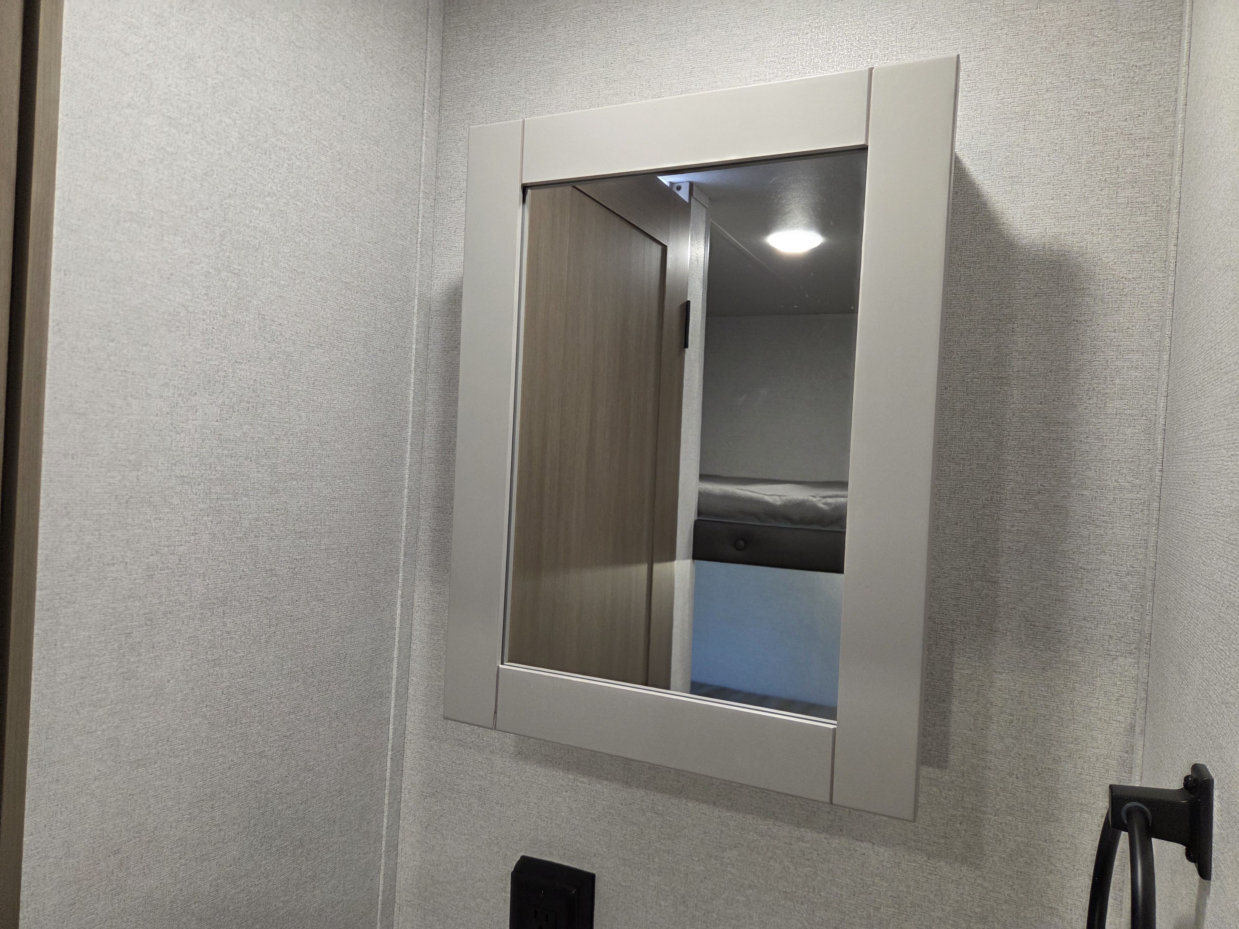 2027 Jayco Jay Flight 261BHS, $ 26,999