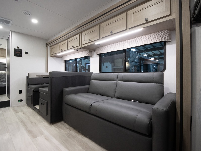 2025 Forest River Sunseeker LE Ford Chesis 2850SLE, $ 95,396