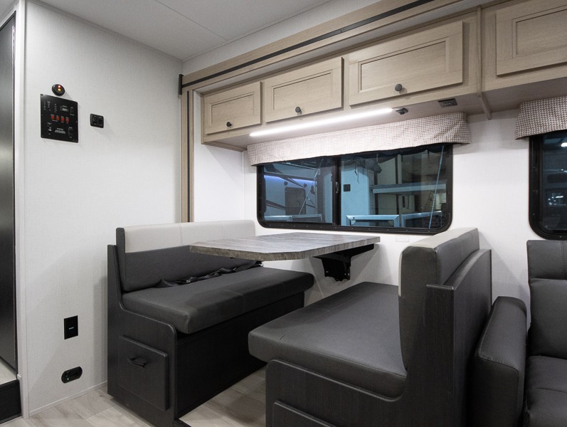 2025 Forest River Sunseeker LE Ford Chesis 2850SLE, $ 95,396