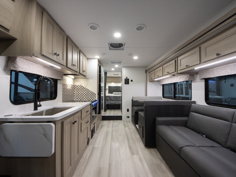 2025 Forest River Sunseeker LE Ford Chesis 2850SLE, $ 95,396