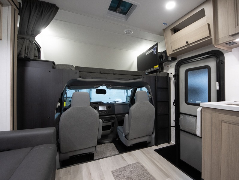 2025 Forest River Sunseeker LE Ford Chesis 2850SLE, $ 95,396