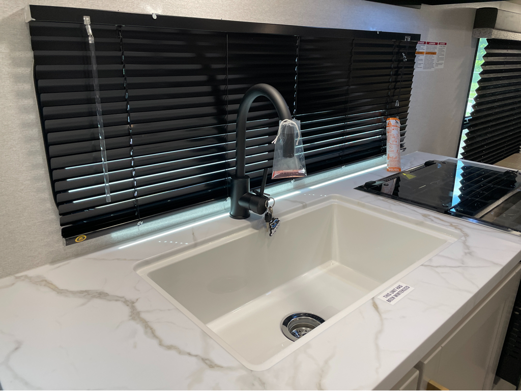 2027 Jayco Jay Flight 210QB, $ 23,999