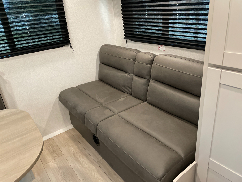 2027 Jayco Jay Flight 210QB, $ 23,999