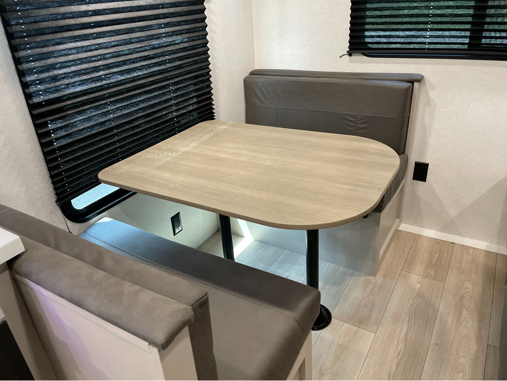 2027 Jayco Jay Flight 210QB, $ 23,999