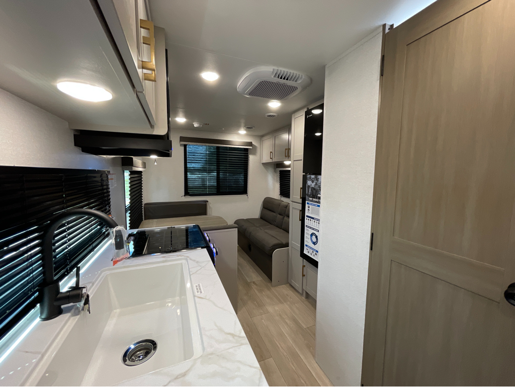 2027 Jayco Jay Flight 210QB, $ 23,999