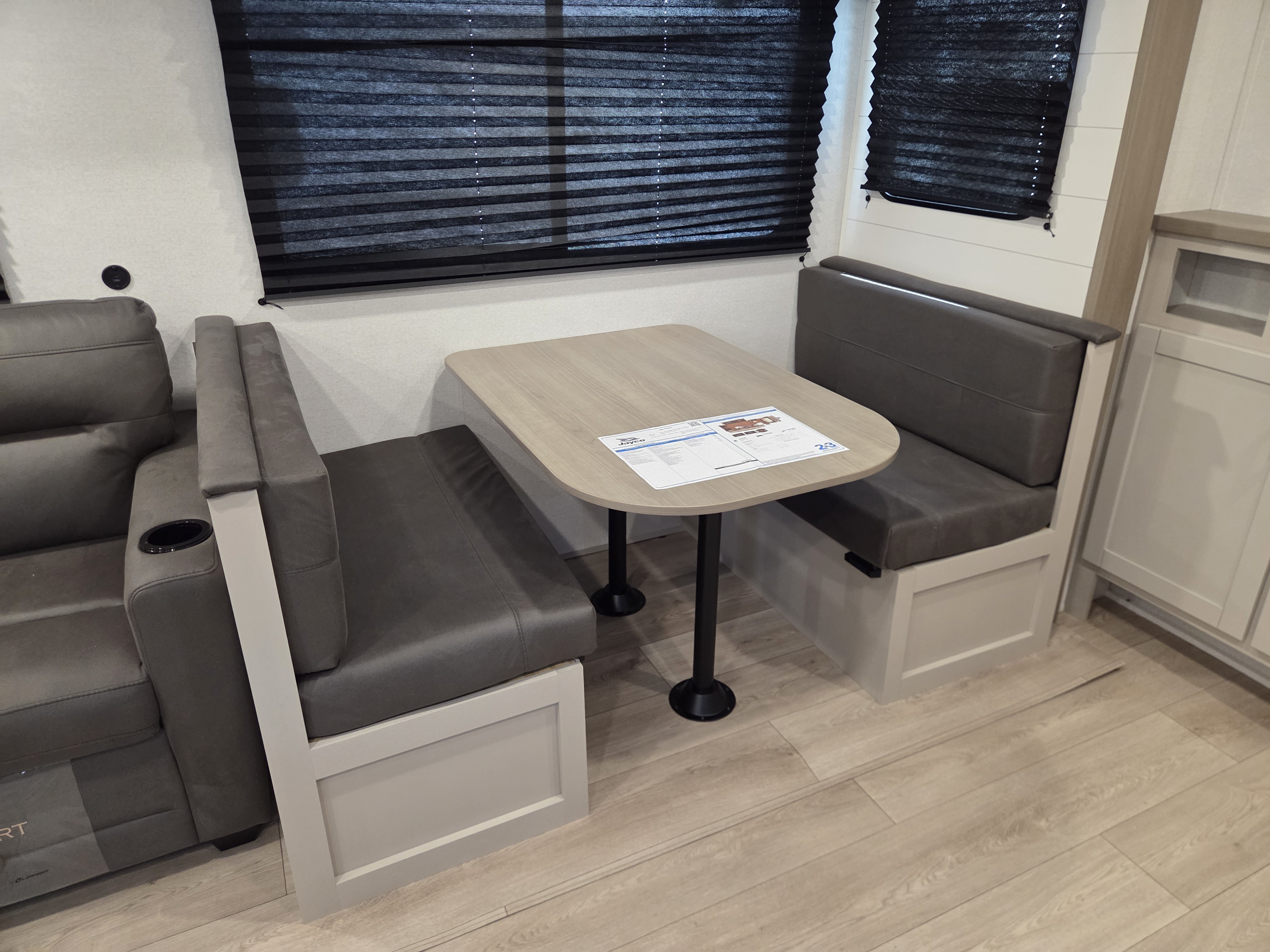 2027 Jayco Jay Flight 262RLS, $ 27,999