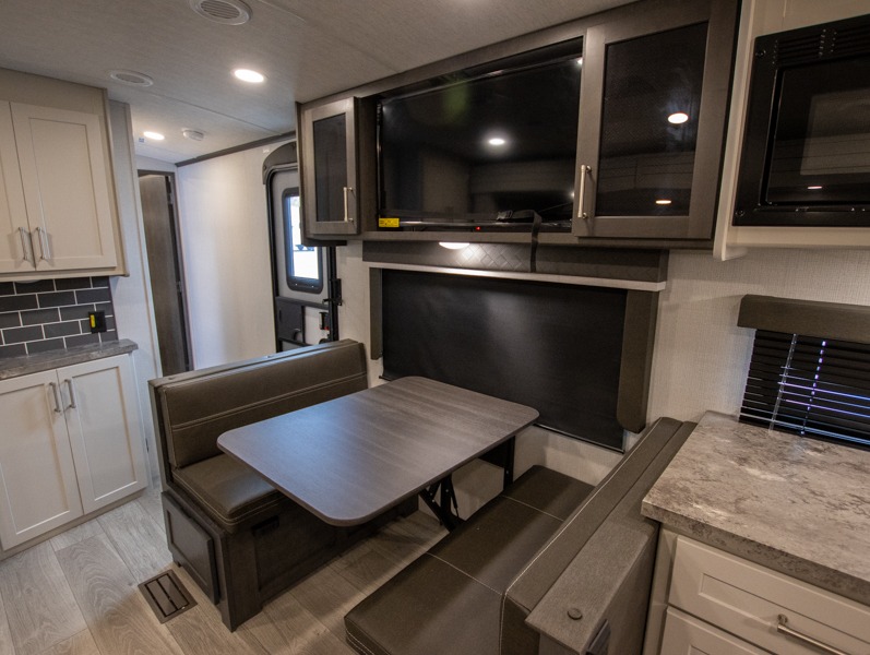 2025 Keystone Cougar Half-Ton (Travel Trailer) 25M, $ 42,990