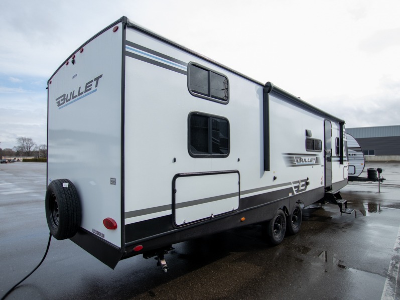 2025 Keystone Bullet Classic Dual Axle 2840QB, $ 27,999