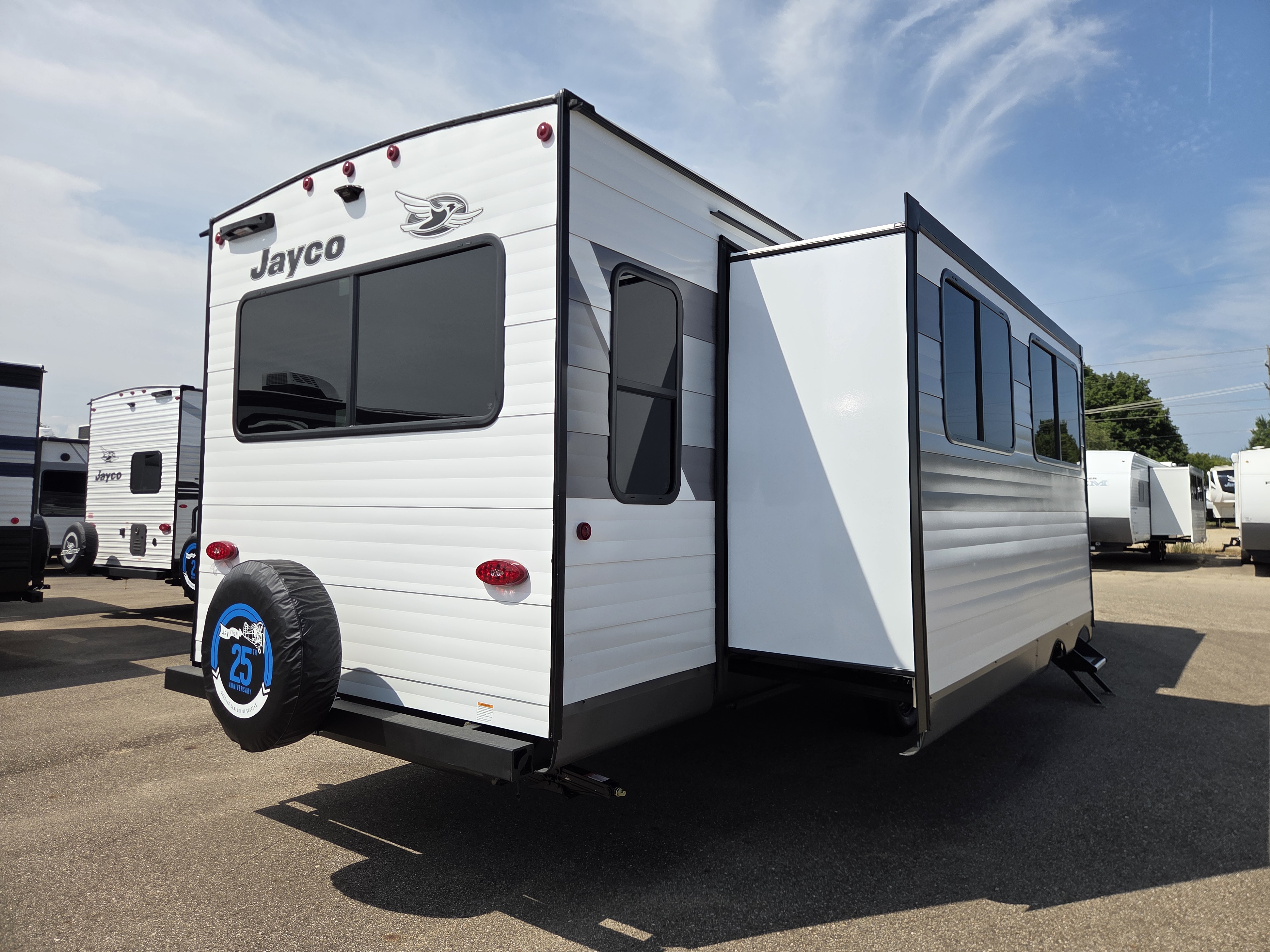 2027 Jayco Jay Flight 333BTS, $ 44,999