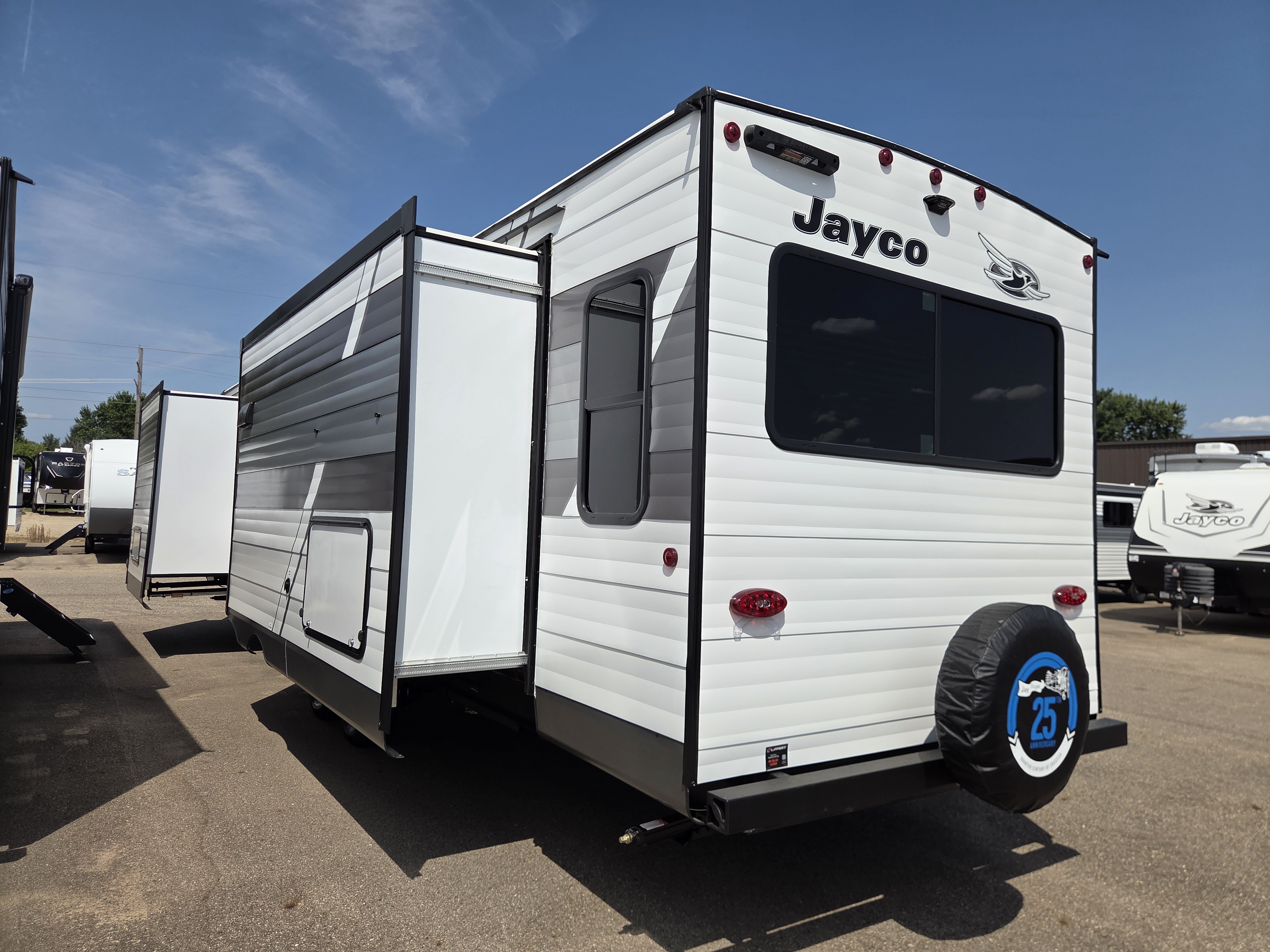 2027 Jayco Jay Flight 333BTS, $ 44,999