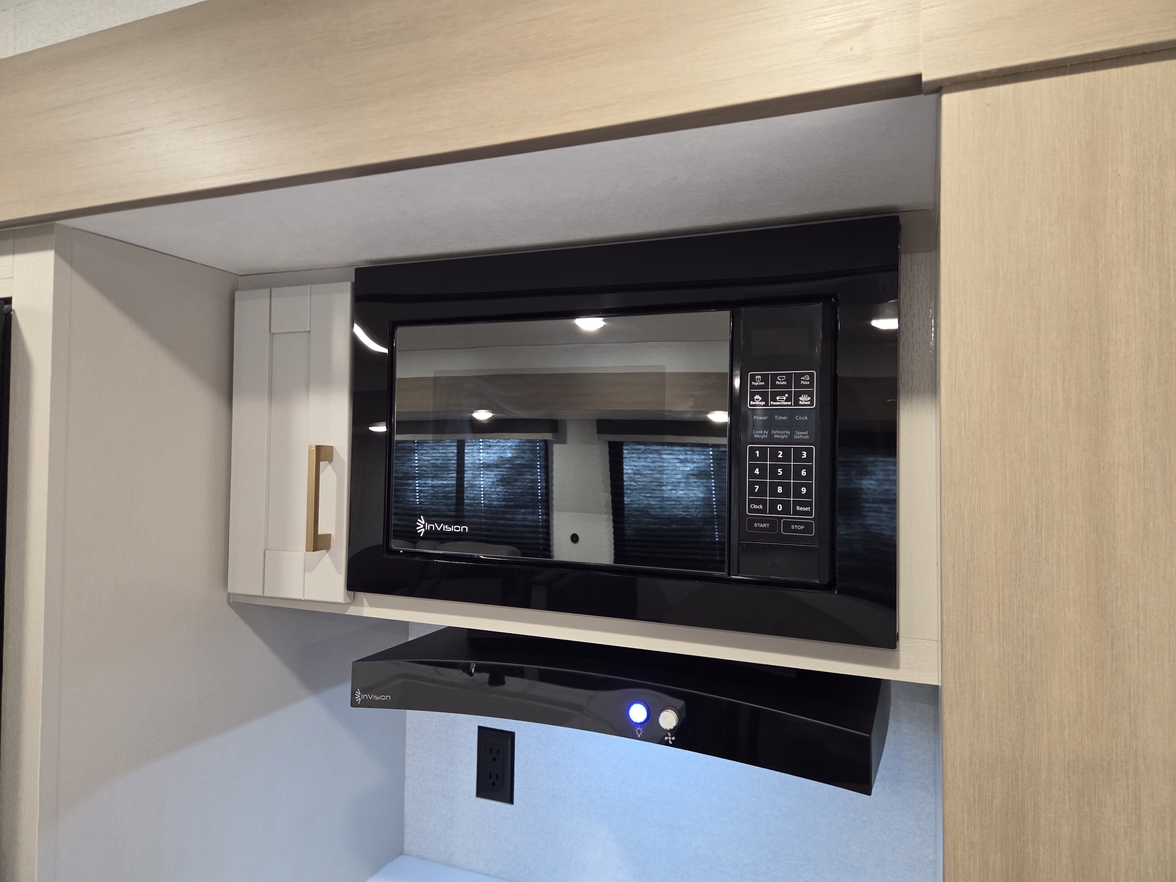 2027 Jayco Jay Flight 333BTS, $ 44,999