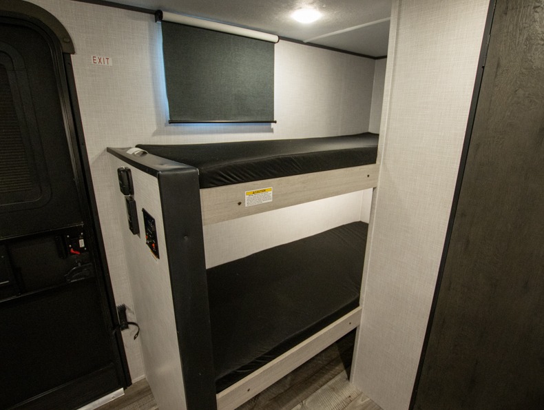 2026 CrossRoads Sunset Trail Select SS13BHS, $ 13,999