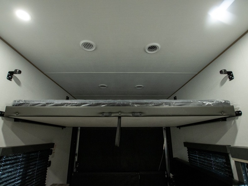 2026 Keystone Raptor Carbon Series (Fifth Wheel) 3, $ 45,999