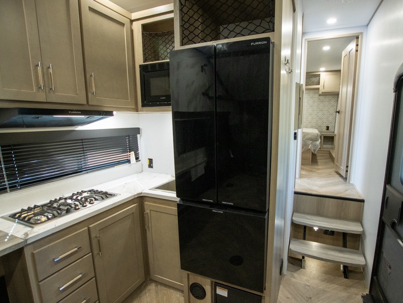 2026 Keystone Raptor Carbon Series (Fifth Wheel) 3, $ 45,999