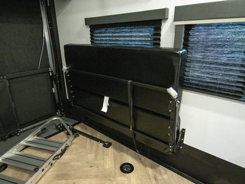 2026 Keystone Raptor Carbon Series (Fifth Wheel) 3, $ 45,999