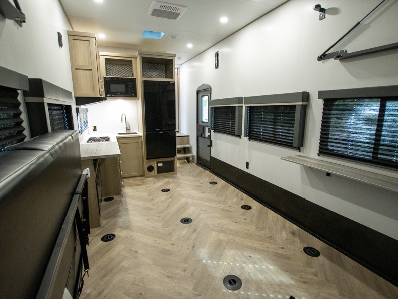 2026 Keystone Raptor Carbon Series (Fifth Wheel) 3, $ 45,999