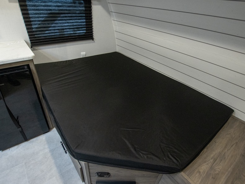2026 CrossRoads Zinger Lite Mini ZR12BH, $ 11,495