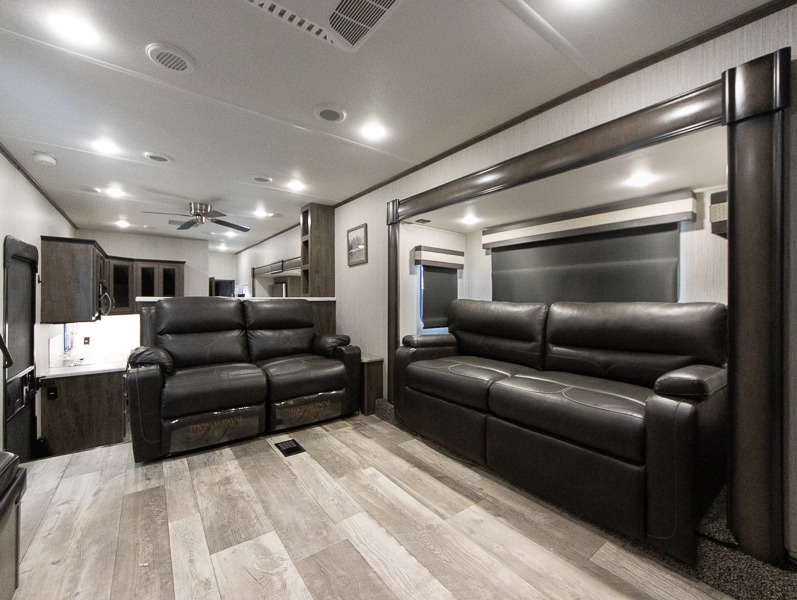 2021 Forest River Sandpiper 3550FL, $ 41,865