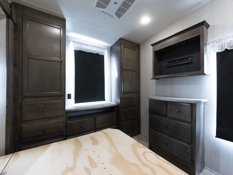 2021 Forest River Sandpiper 3550FL, $ 41,865