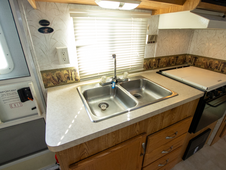 2002 Shasta Oasis 255TBS, $ 8,700