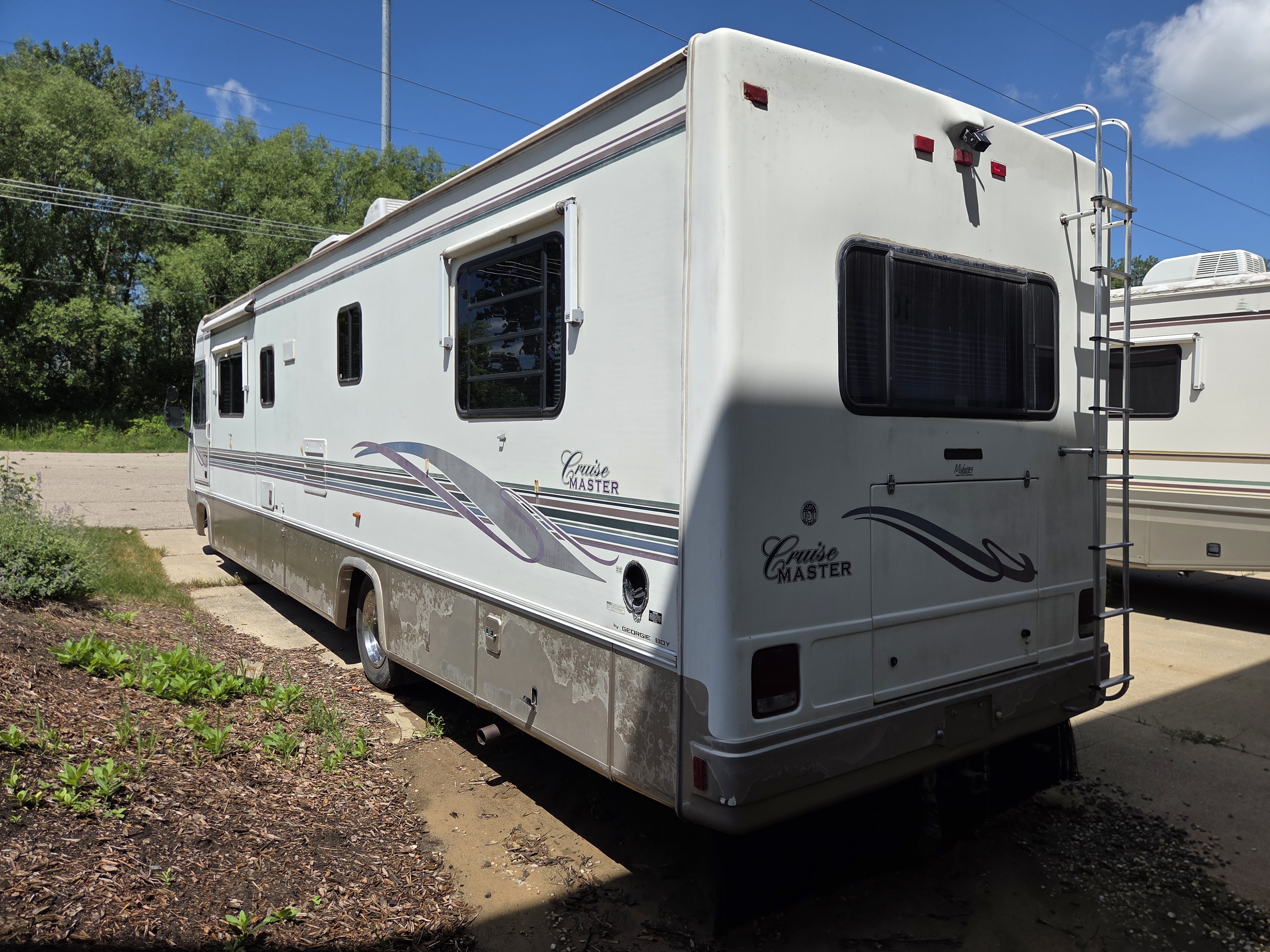 1997 Georgie Boy Cruise Master 3415, $ 14,700