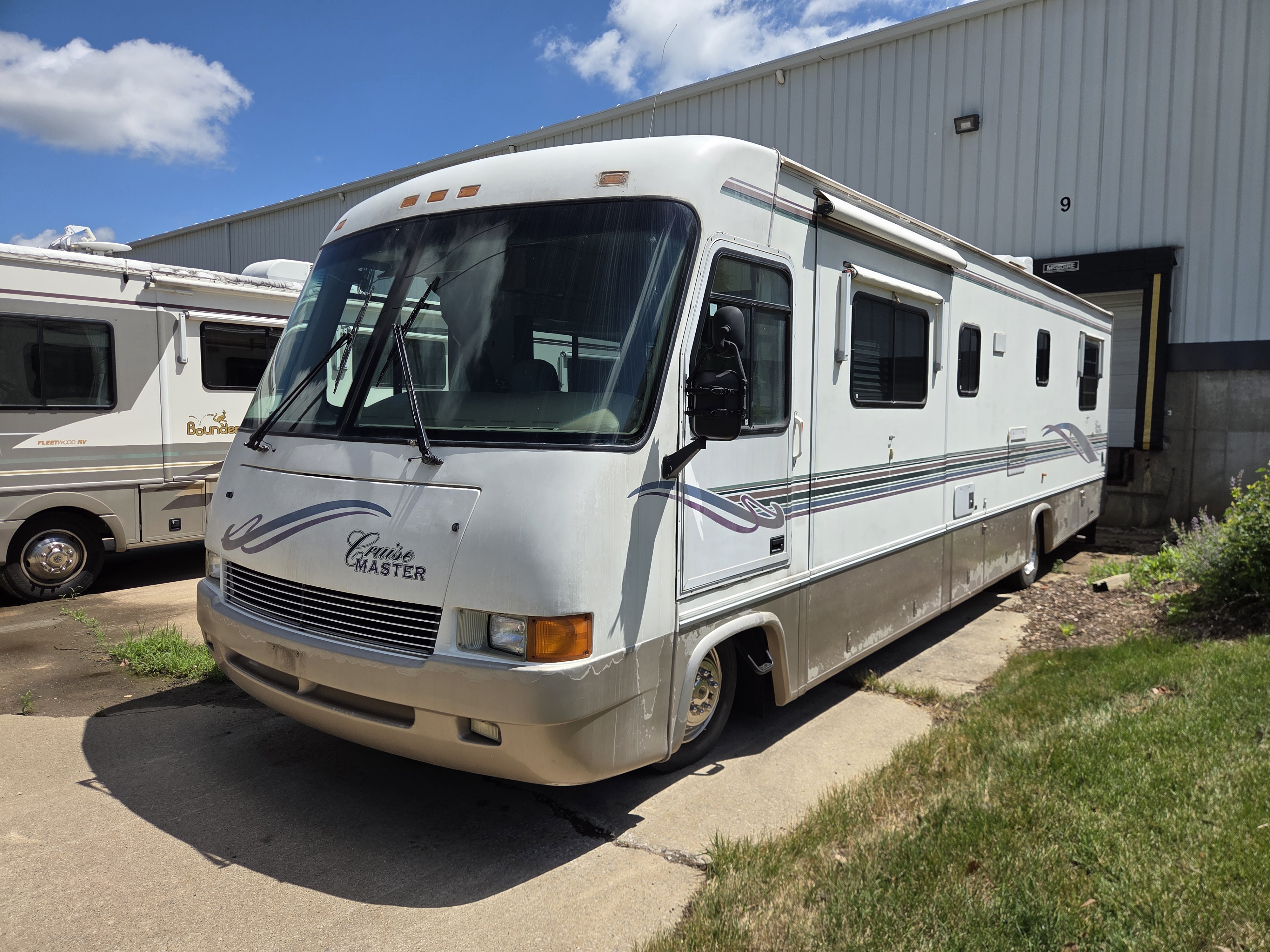 1997 Georgie Boy Cruise Master 3415, $ 14,700