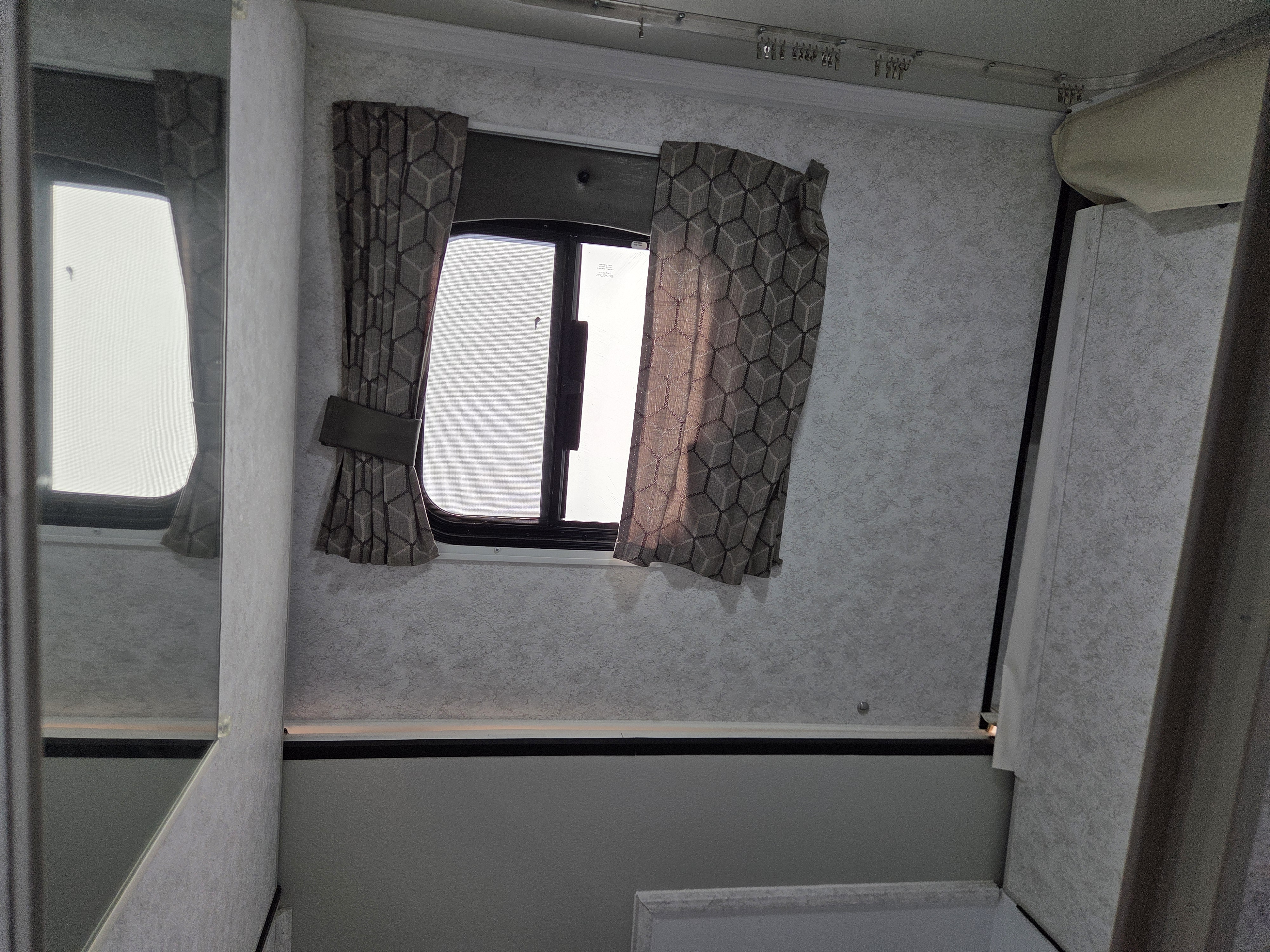 2023 TM INDUSTRIES TRAIL MANOR 2518KB, $ 37,990