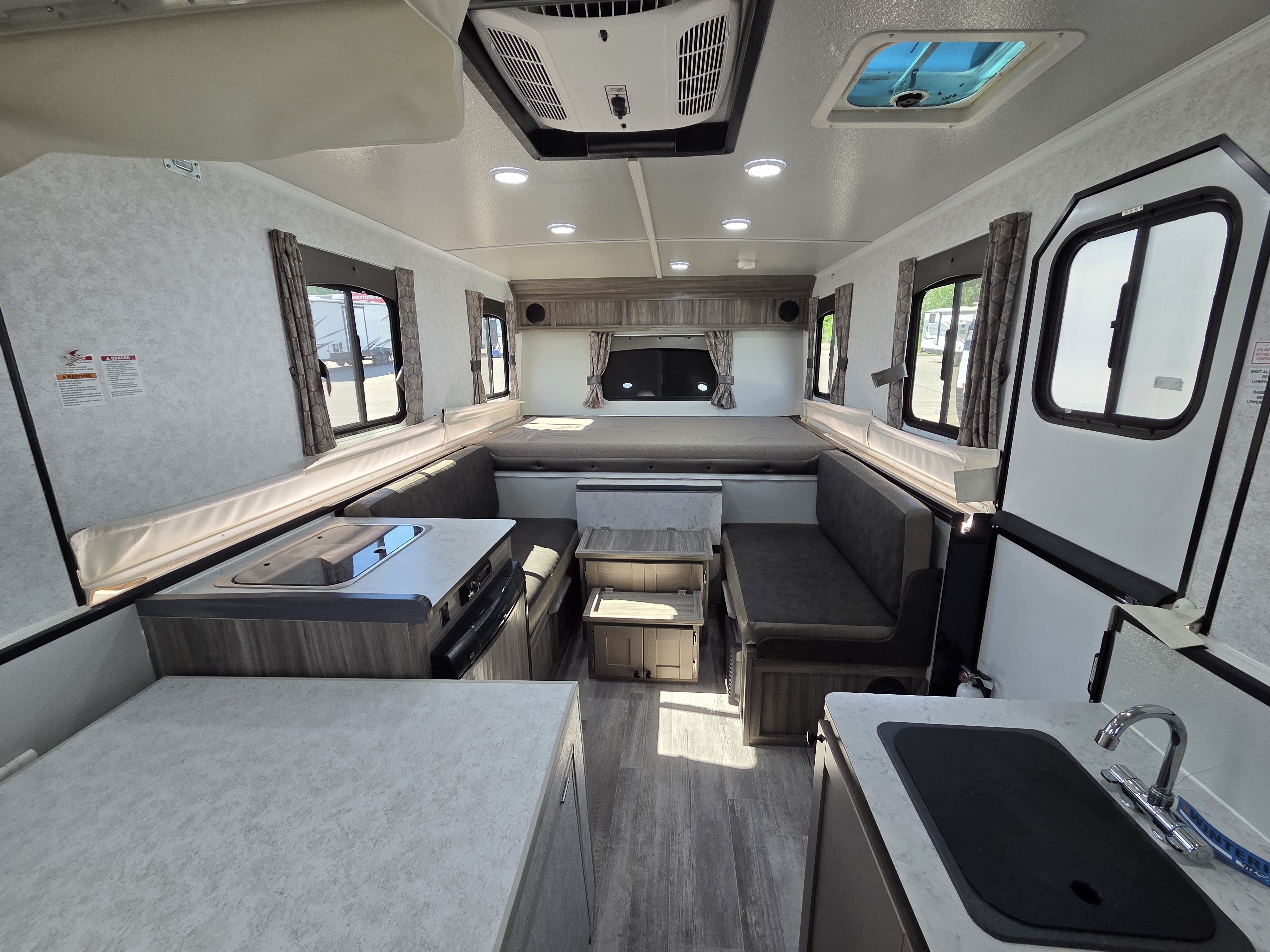 2023 TM INDUSTRIES TRAIL MANOR 2518KB, $ 37,990
