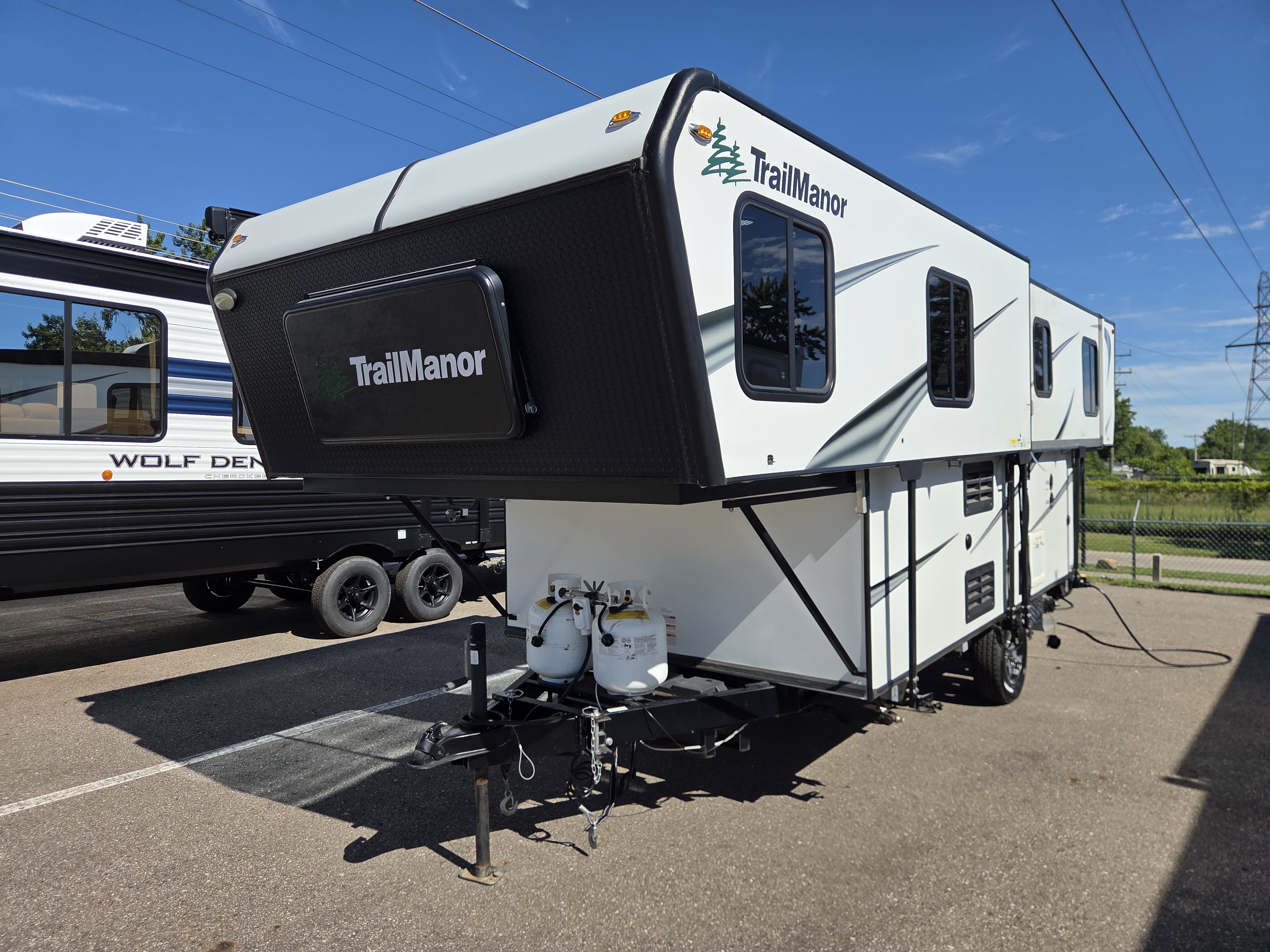 2023 TM INDUSTRIES TRAIL MANOR 2518KB, $ 37,990