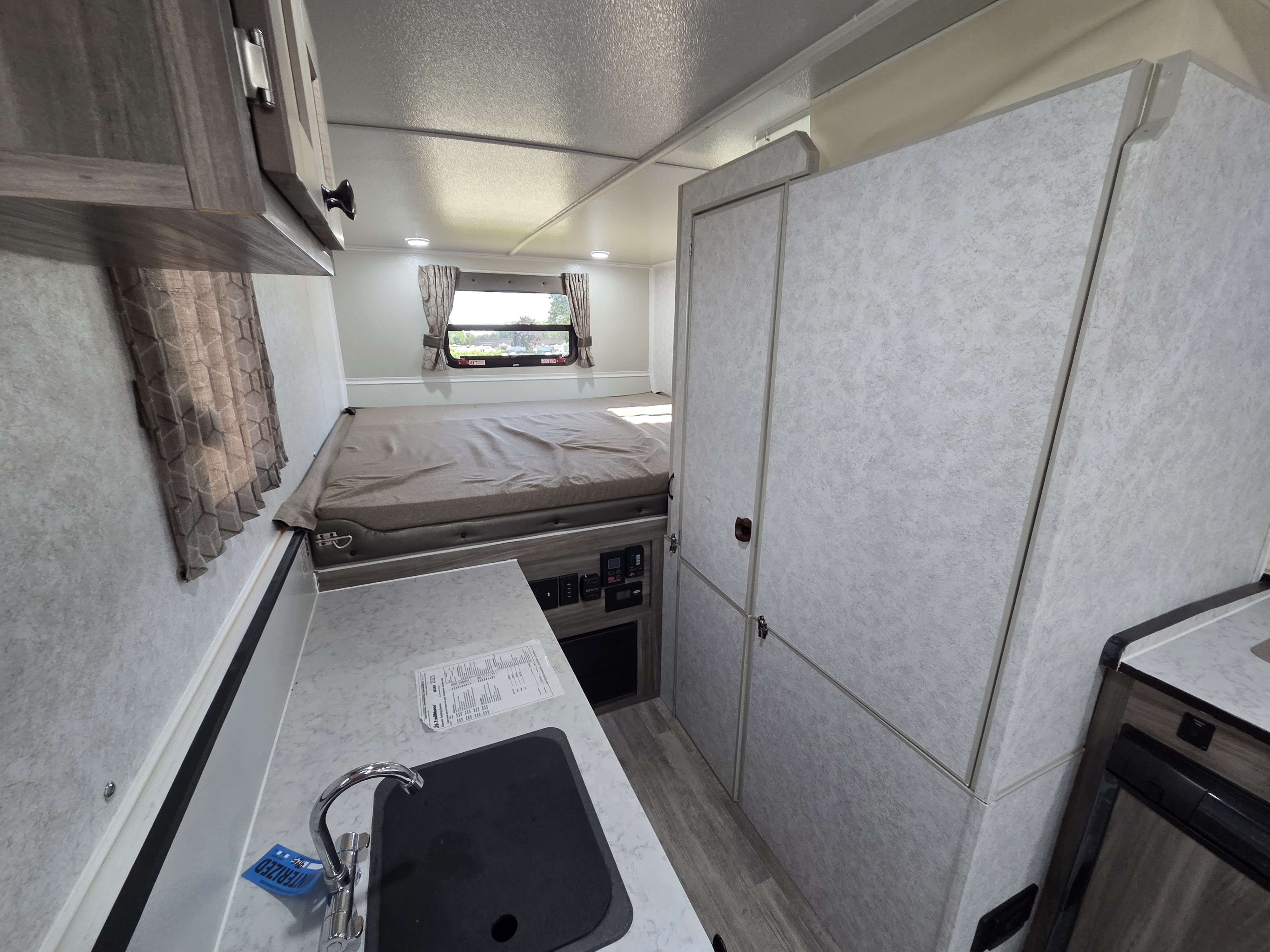 2023 TM INDUSTRIES TRAIL MANOR 2518KB, $ 37,990