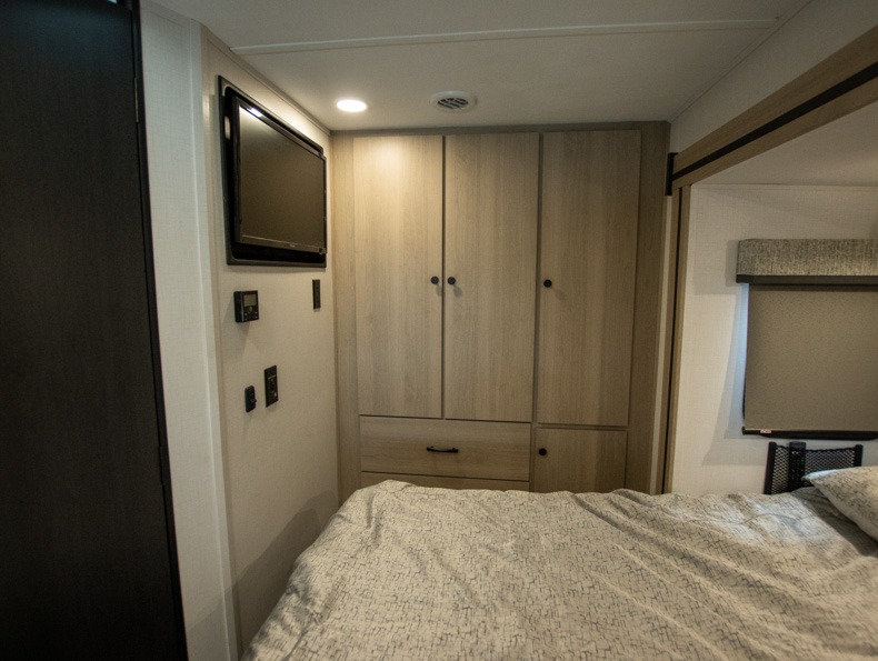 2025 Forest River Sunseeker 2400BDS, $ 112,500