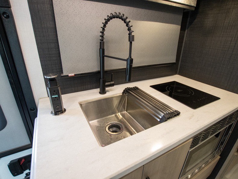 2025 Forest River Sunseeker 2400BDS, $ 112,500