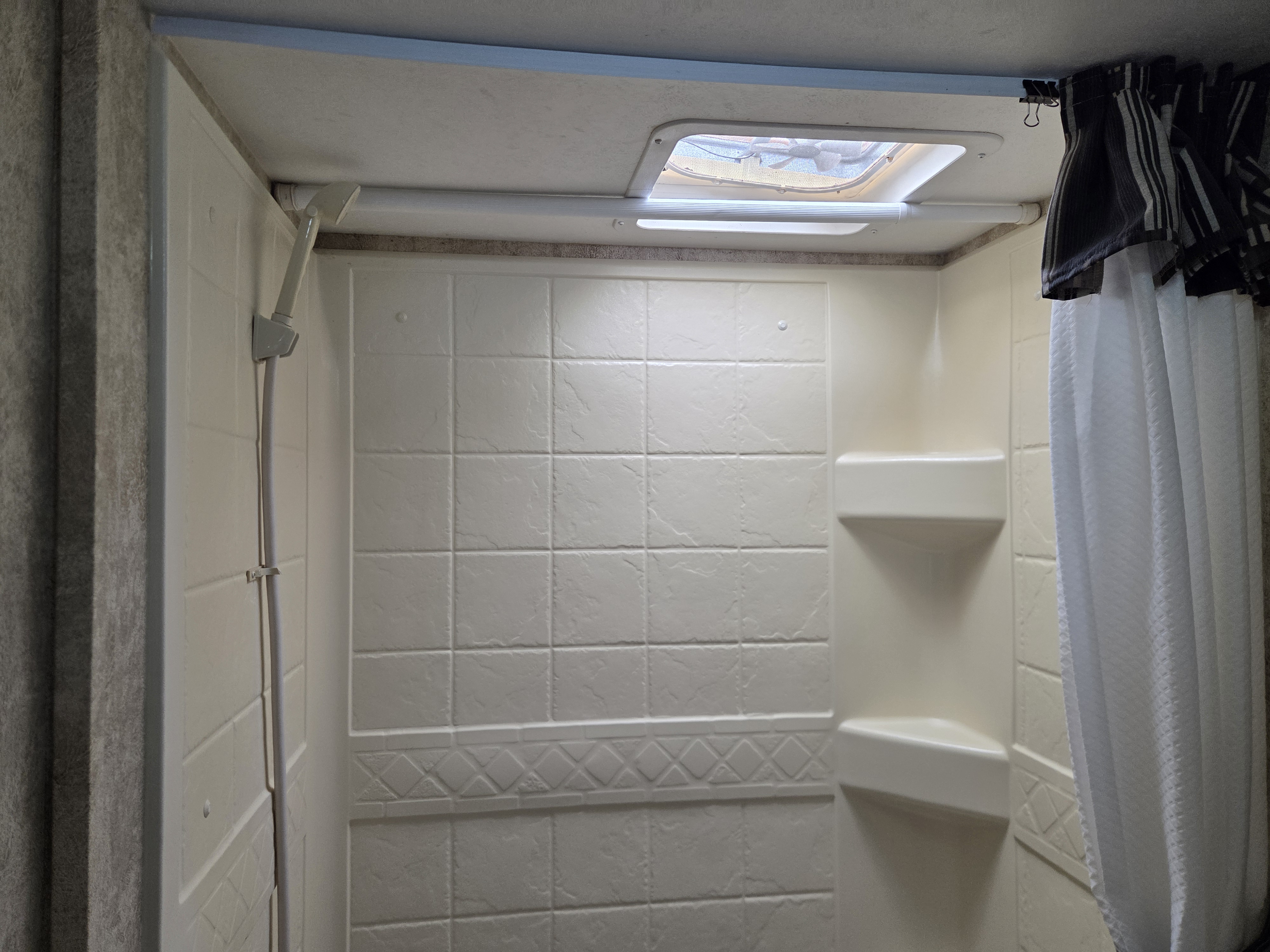 2013 Keystone Passport Super-Lite 280BH, $ 14,200