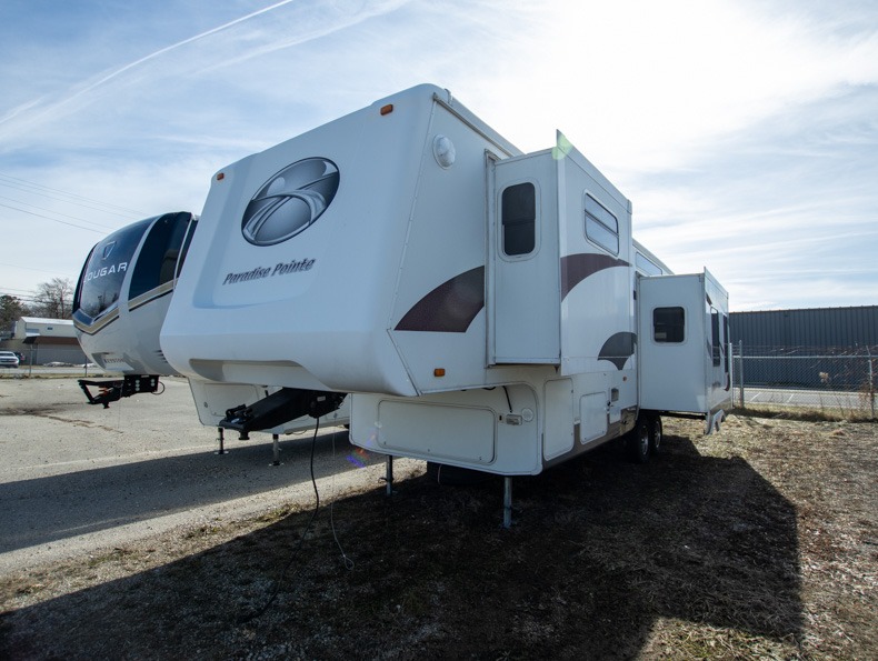2005 CrossRoads Paradise Point 30RL, $ 9,500