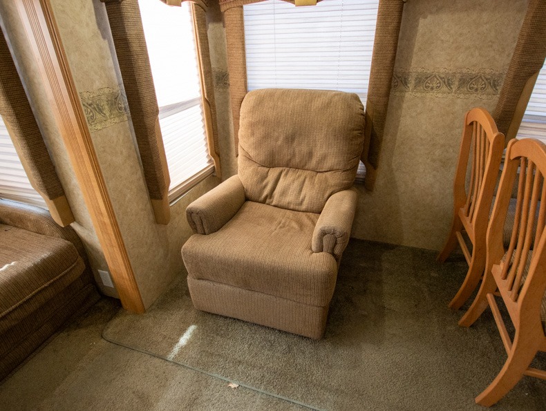 2005 CrossRoads Paradise Point 30RL, $ 9,500