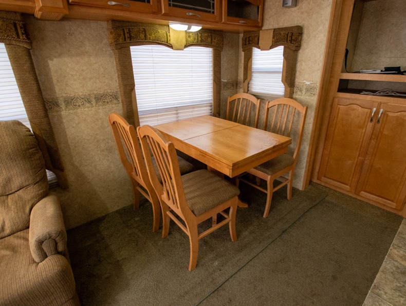 2005 CrossRoads Paradise Point 30RL, $ 9,500