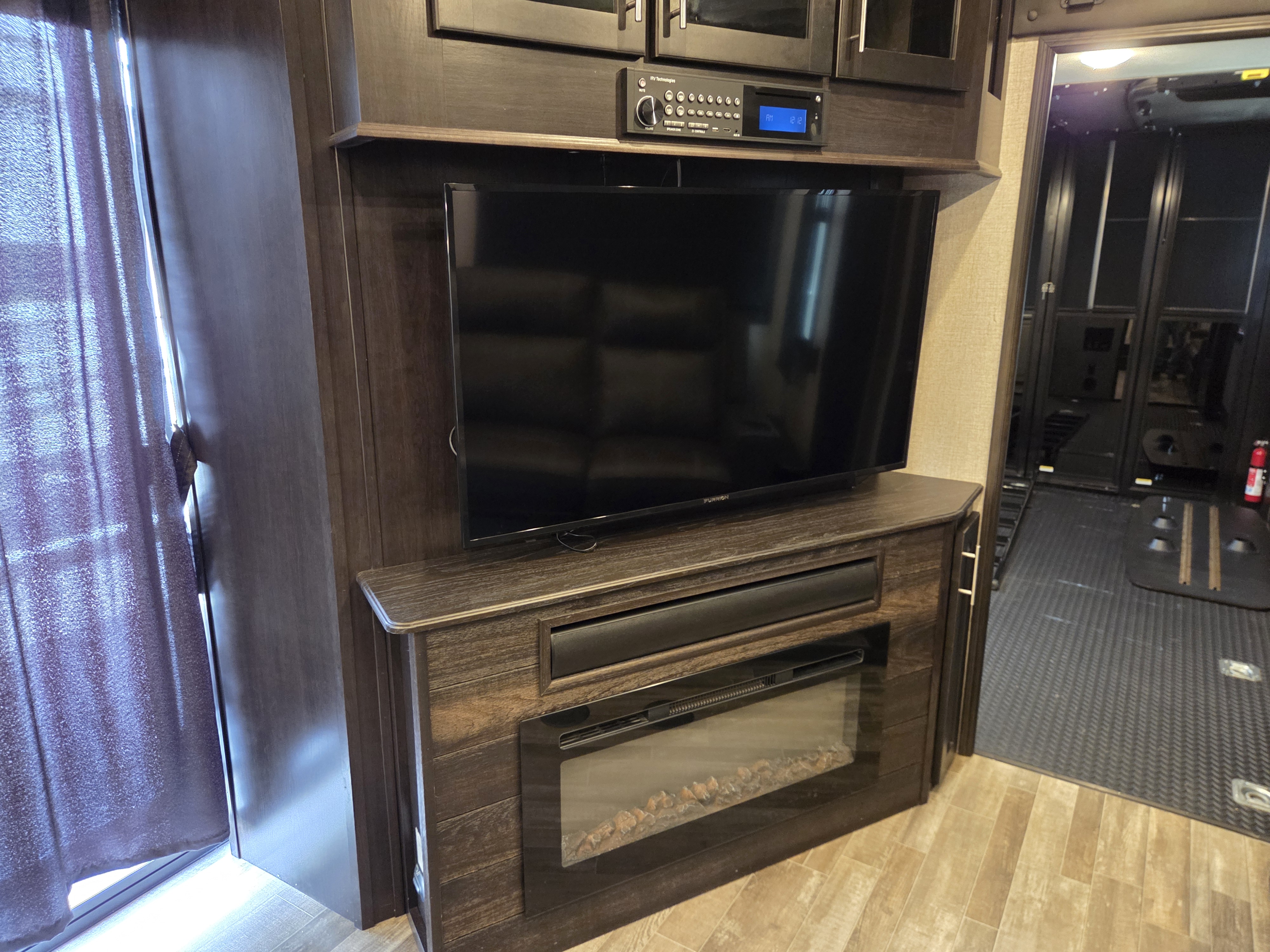 2021 Jayco Seismic 4113, $ 78,700