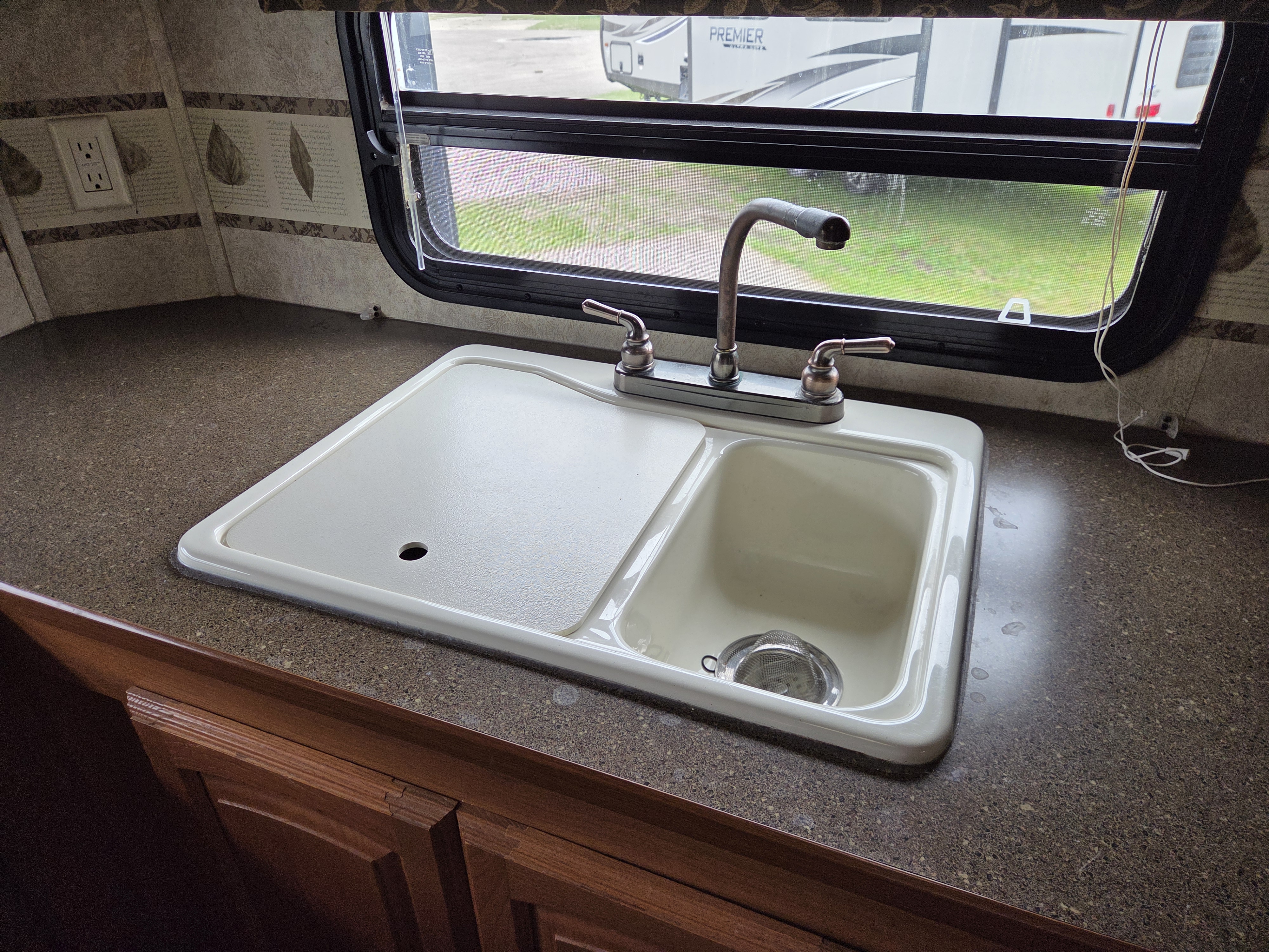 2009 Keystone VR1 323FKS, $ 9,900