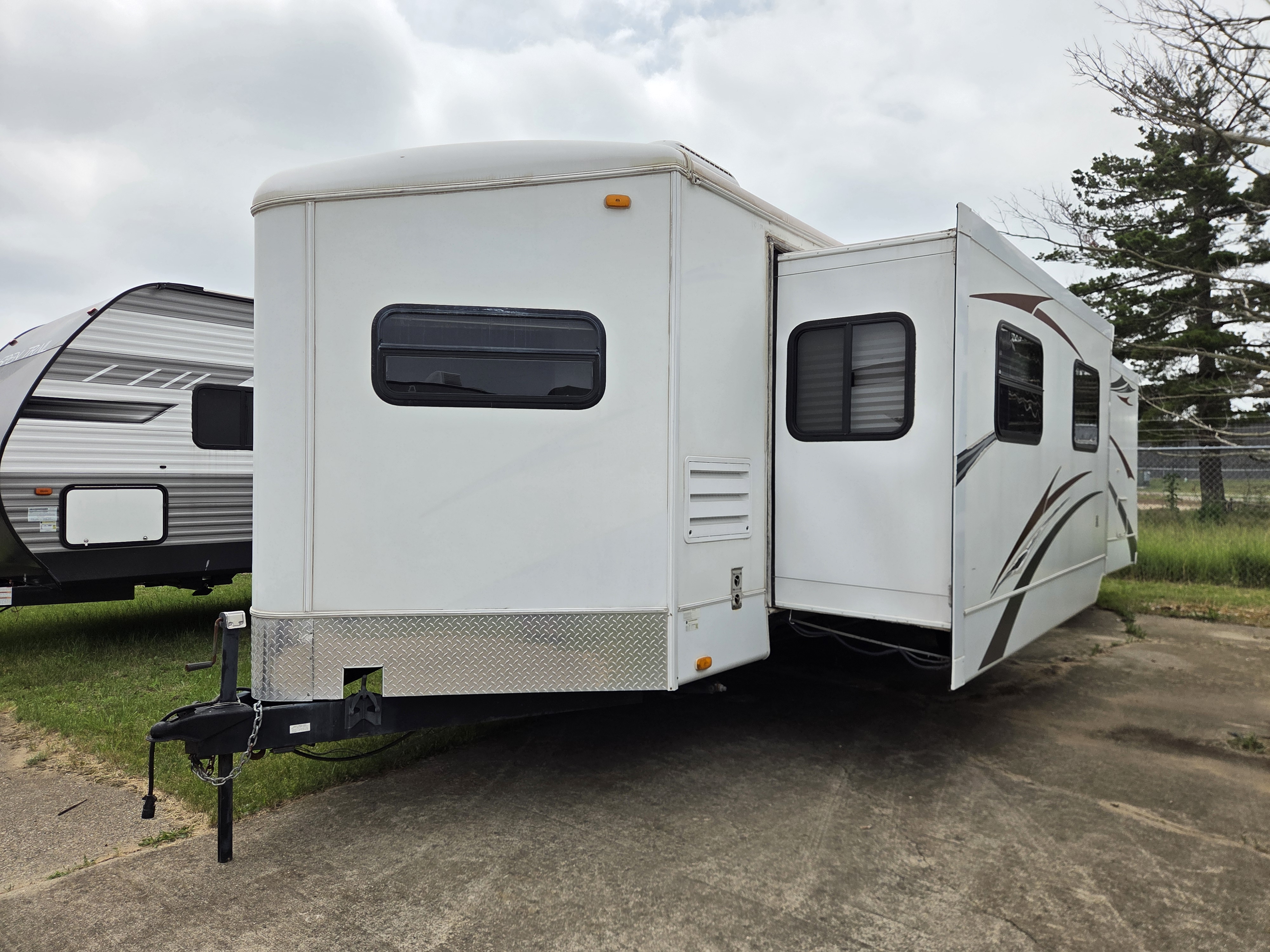 2009 Keystone VR1 323FKS, $ 9,900