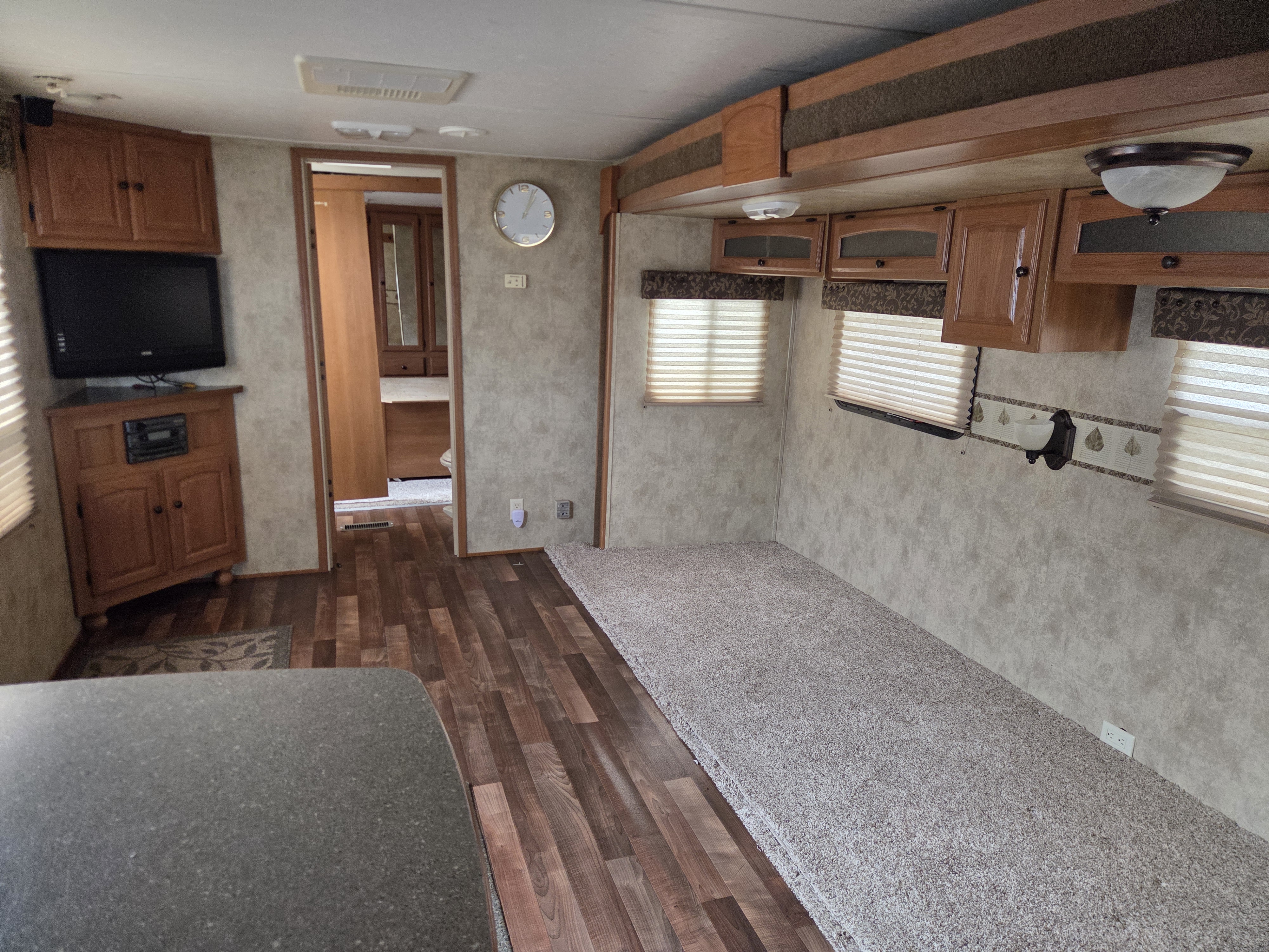 2009 Keystone VR1 323FKS, $ 9,900