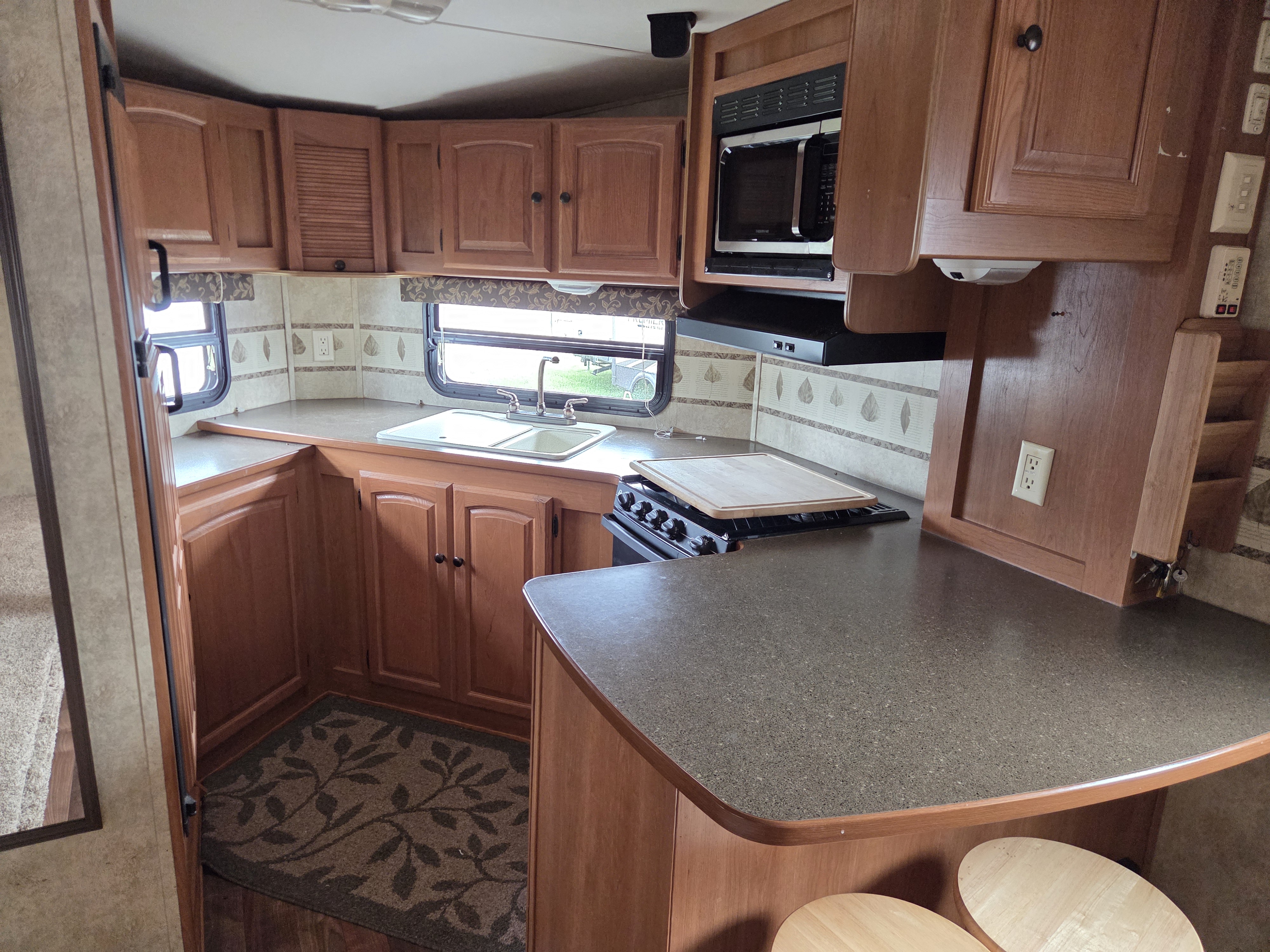 2009 Keystone VR1 323FKS, $ 9,900